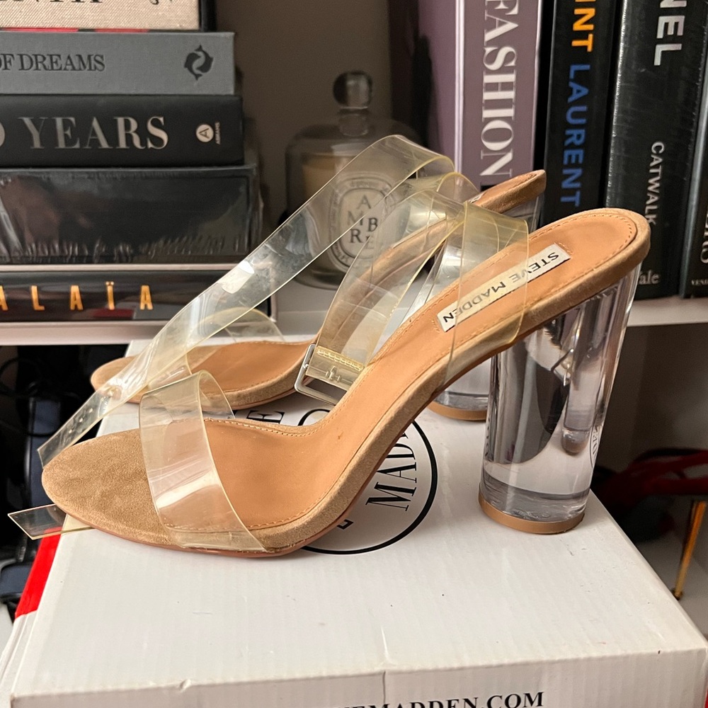 Steve Madden Clearer Sandals Size 10